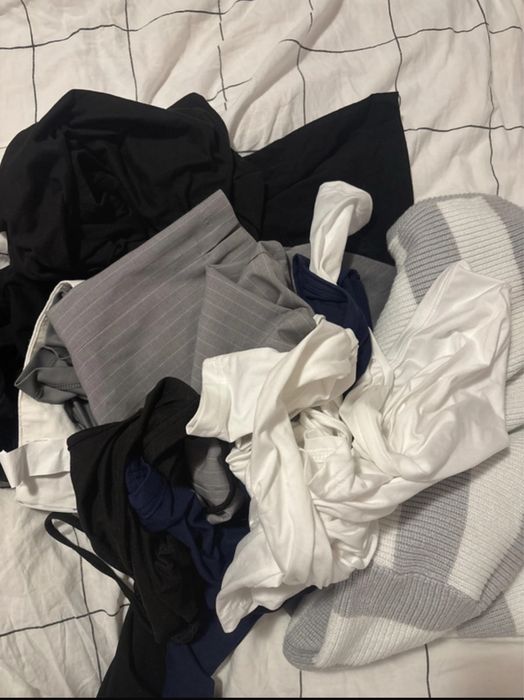 Duża ilość ubrań damskich, męskich i dziecięcych