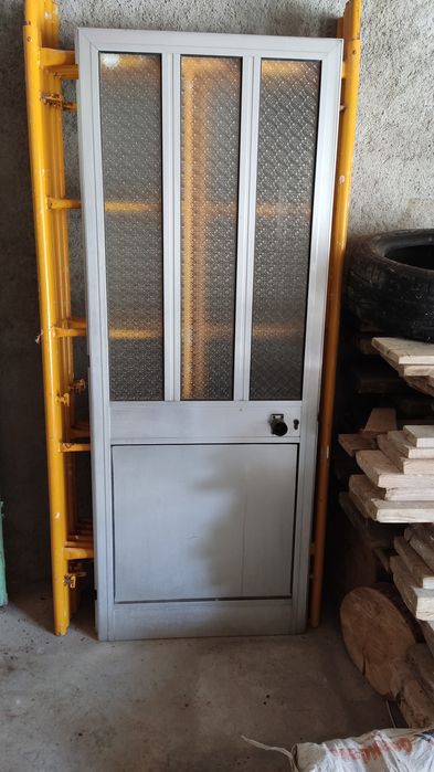 Porta de Alumínio Brilhante c/aro