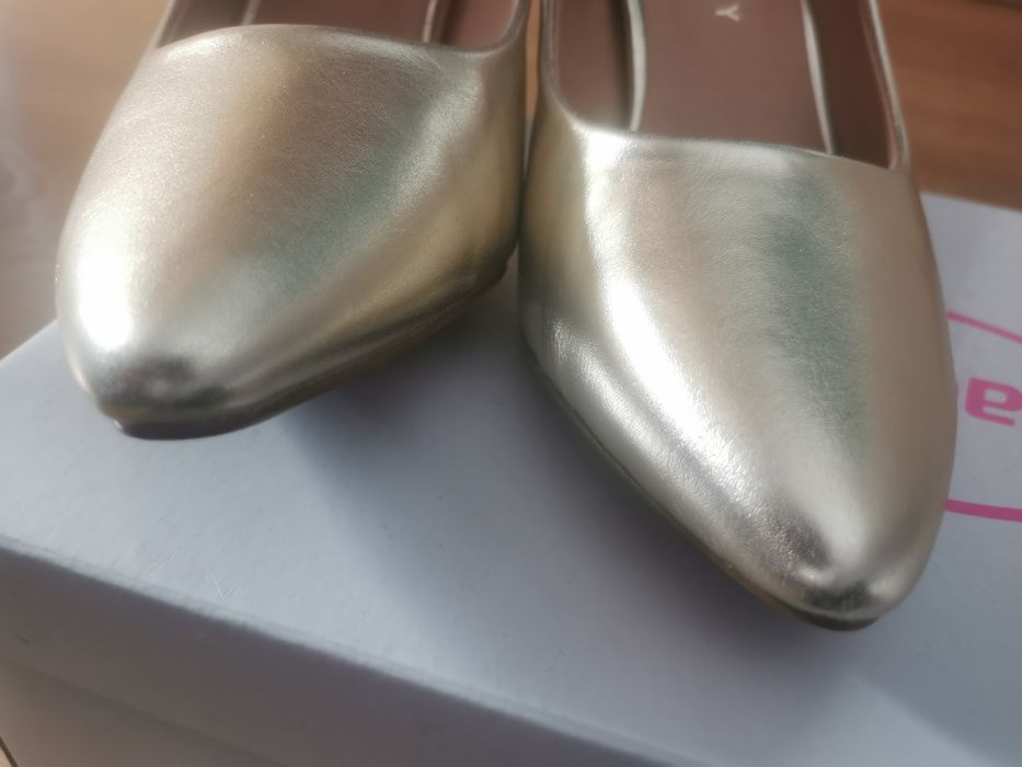 Złote szpilki   r. 36