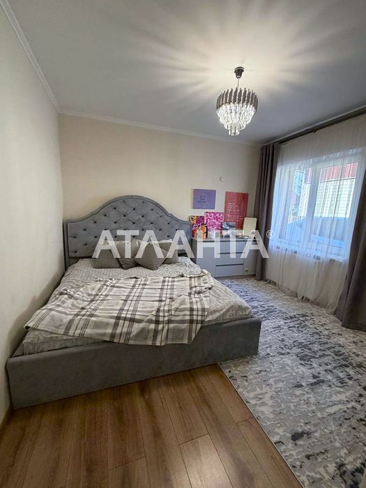 доглянутий будинок у центрі міста Сторожинець