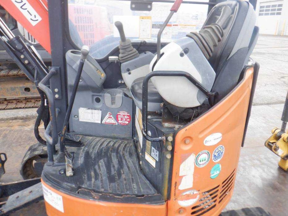 Гусеничний екскаватор HITACHI ZX20UR-5A