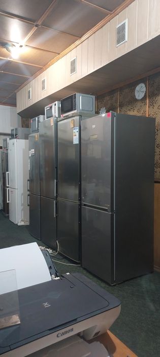 Холодильник З Німеччи Siemens модель KG39NAI310