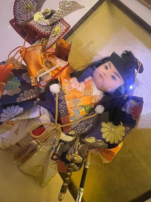 Boneco Samurai Japonês Tradicional com Vitrine de Vidro