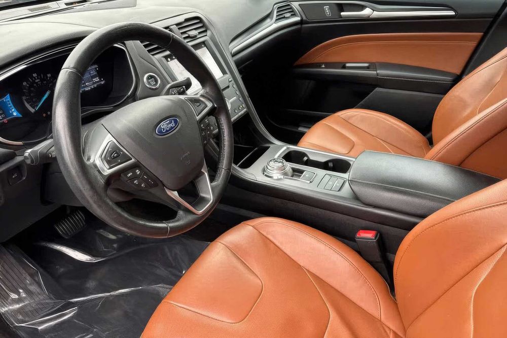 Ford Fusion Hybrid Titanium      2019