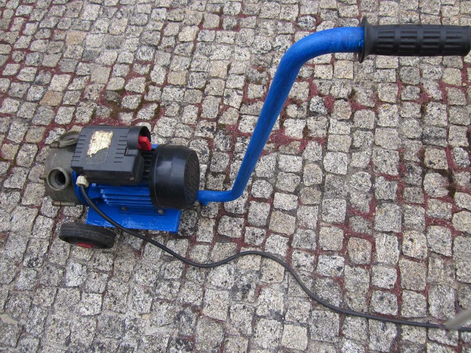 Bomba trasfega trifásica 1 CV com carro, cabo 40 mts e acessórios