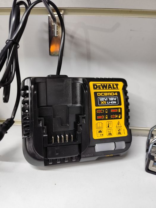 DeWal DCS331 акумуляторний лобзик Деволт оригінал