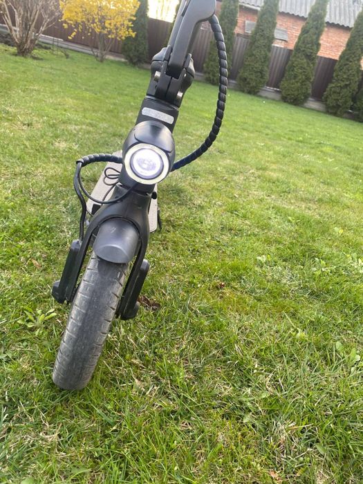 Eлектро свмокат E-Wheels