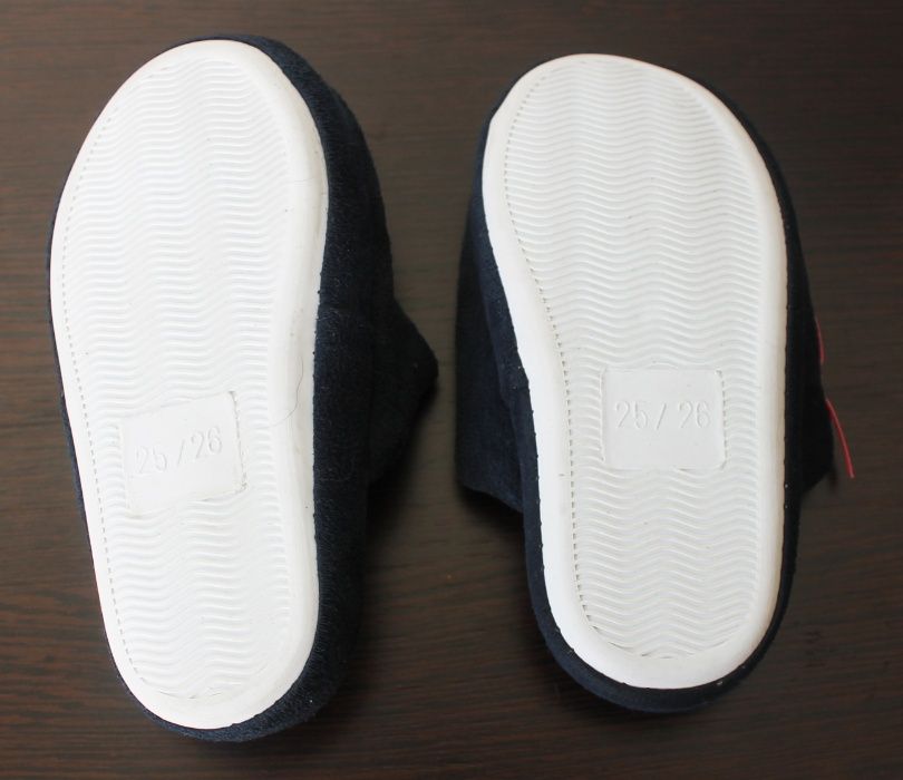 Chinelos com sola antiderrapante 25/26 para menina da Zippy