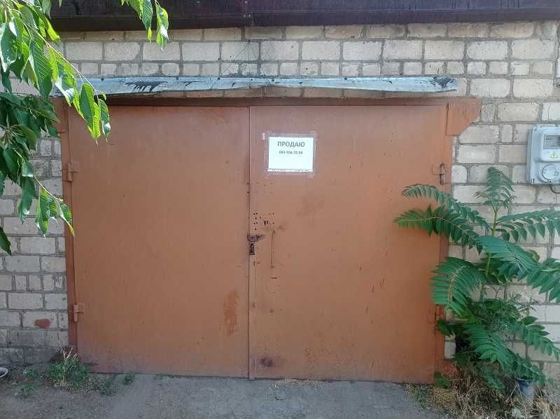 Продам гараж у Вознесенську  а.к."Лїдер" біля поліції.