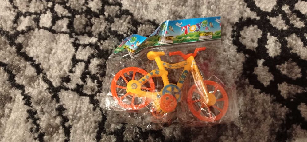 Nowy rower z napędem dla lalek