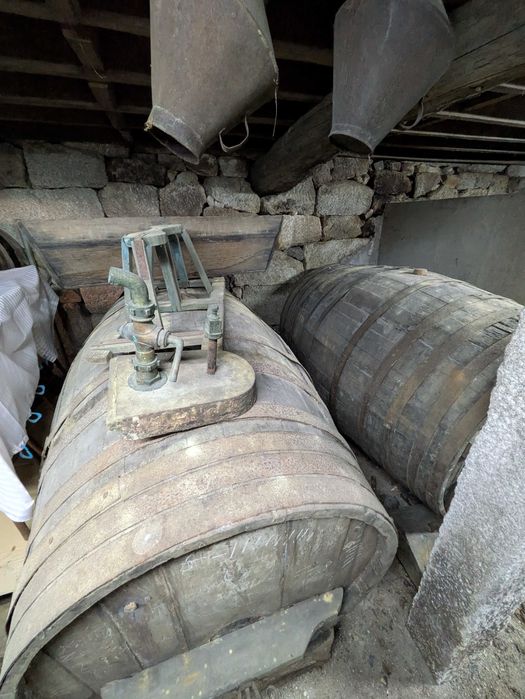Barril para vinho com mais de 100 anos