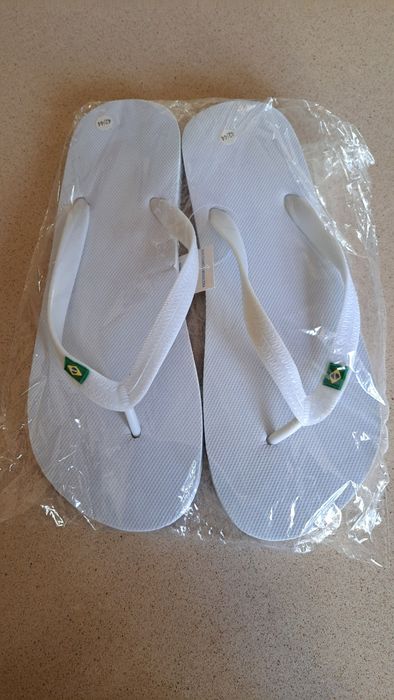 Chinelos brancos Novos Tam 42/44