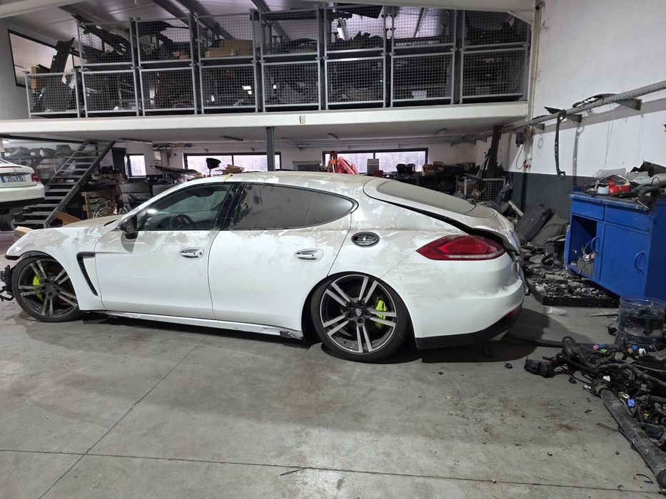 Porsche panamera híbrido para peças