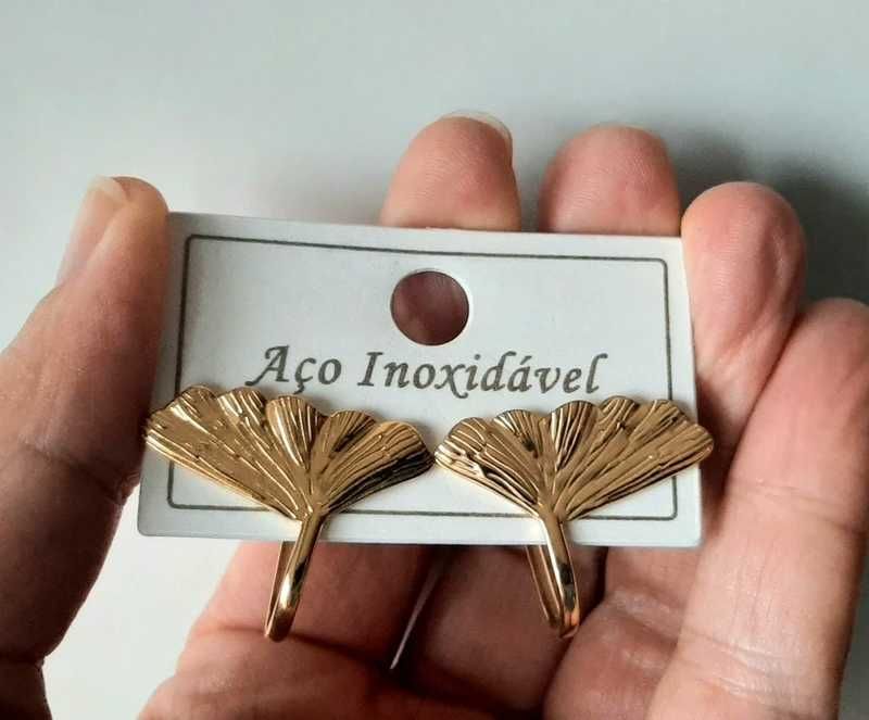 Colecção de 3 pares de brincos dourados em aço inoxidável - NOVOS