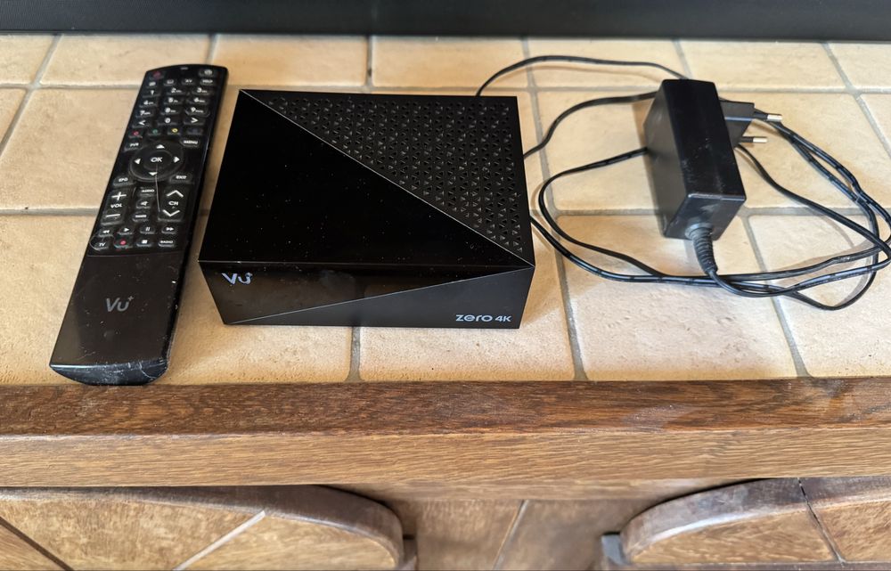 DEKODER VU+ ZERO 4K Oscam z dużą anteną satelitarną 100cm Gotowy zestaw