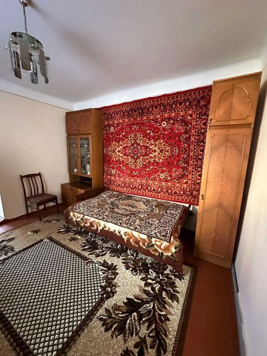 Продається квартира в особняку