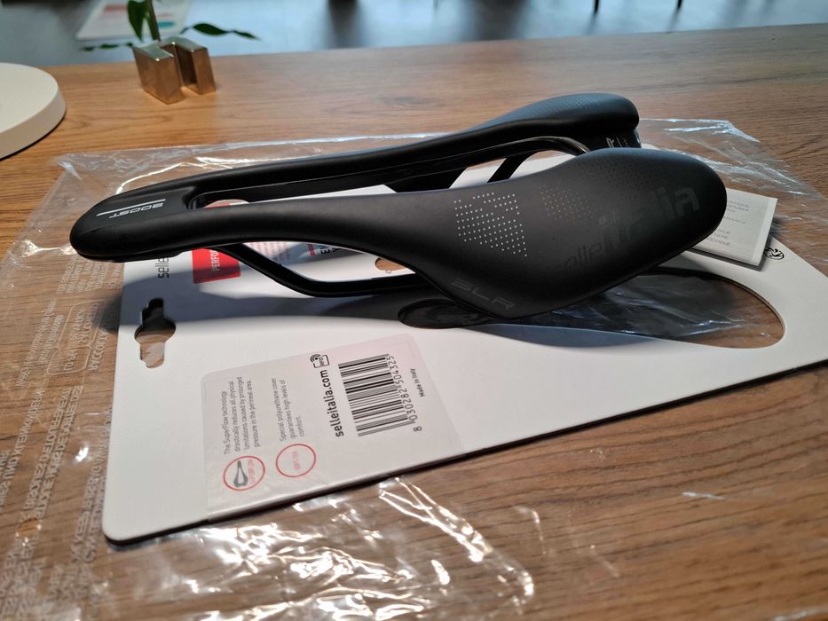 Selim Selle Italia SLR Boost + Pedaleiro Ultegra R8100 + Selim Syncros