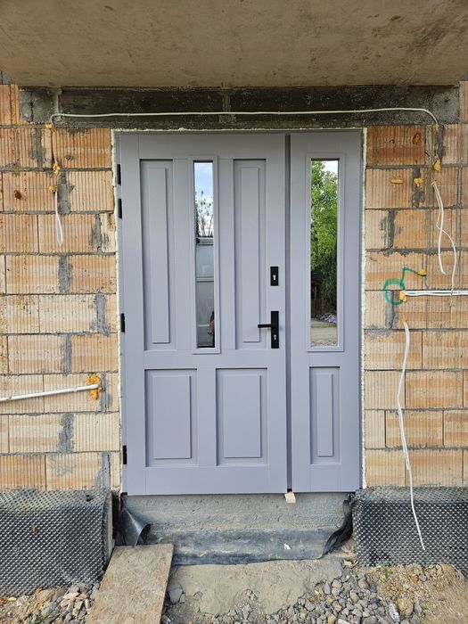 drzwi zewnętrzne drewniane producent oferujemy montaż i dowóz