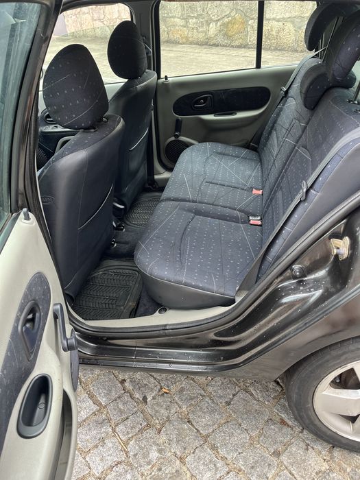 Renault Clio 1.5 DCI - 2002 5 Lugares