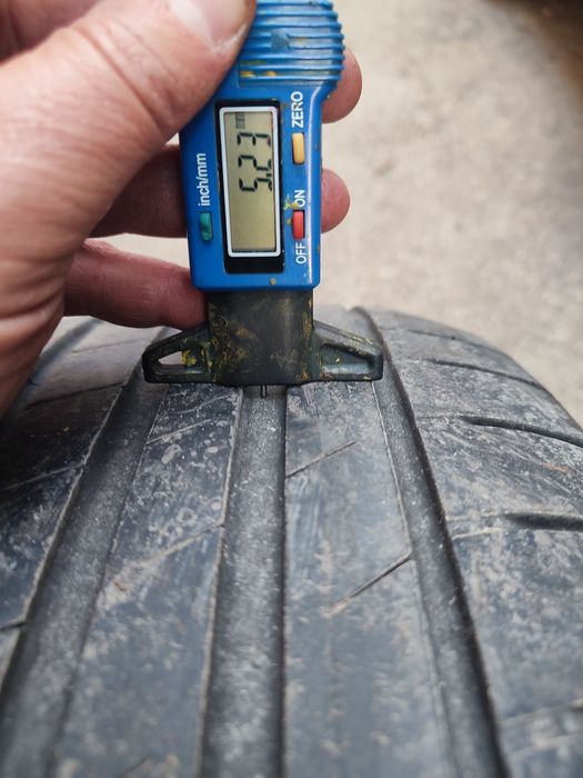 Dwie opony Good Year Efficient Grip 225/60/16 102W