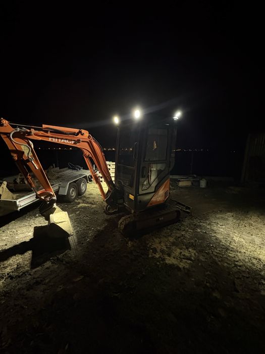 Usługi  Minikoparką  5 łyżek