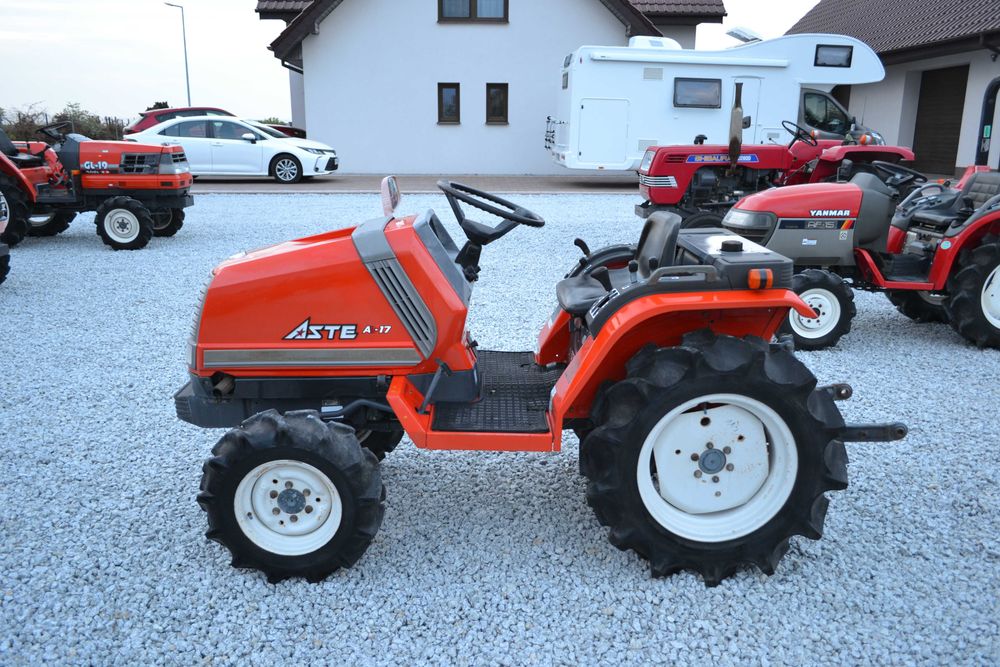 Traktorek japoński mini traktor Iseki Kubota