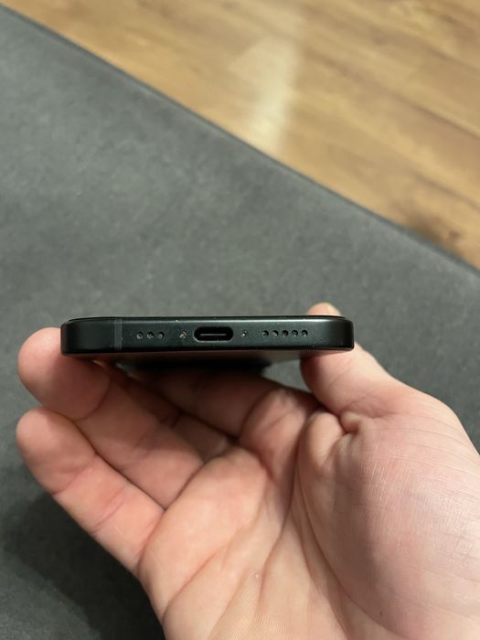 Iphone 15 128gb хороший стан