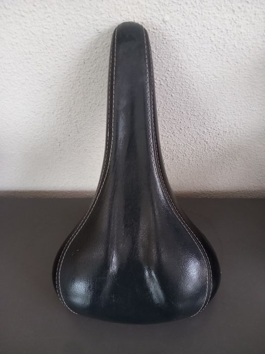 Vendo 2 Selins de Bicicleta (Conforto e Desportivo BTT/Estrada)