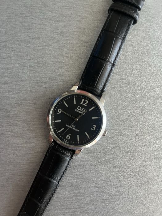 Наручний годинник Q&Q Quartz
