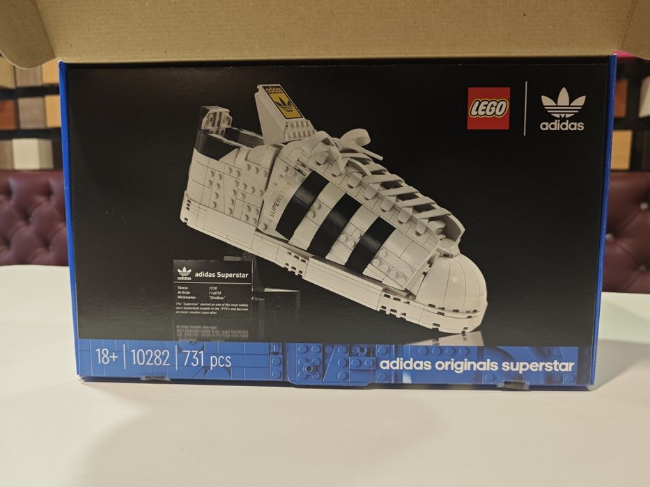 LEGO ICONS 10282 adidas Originals Superstar