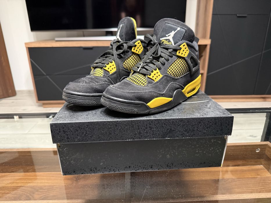 Jordan 4 yellow thunder