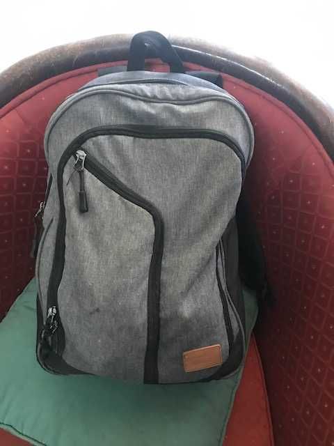 Mochila usada em bom estado64729755770755120