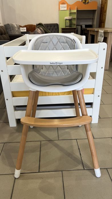 Стілець для годування