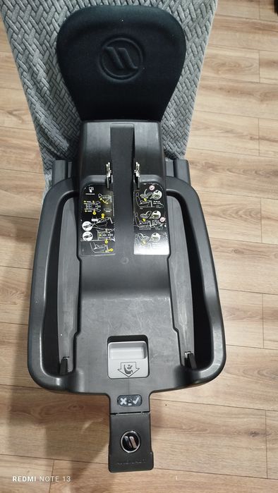 Fotelik samochodowy + baza