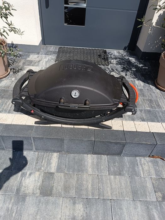 Grill gazowy Weber Q200 na biwak wędkowanie