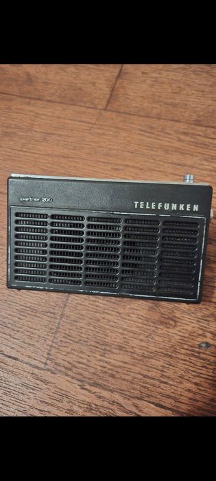 вінтажне радіо TELEFUNKEN
