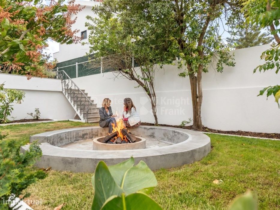 Moradia T4 totalmente renovada com Jardim na Marisol, Corroios