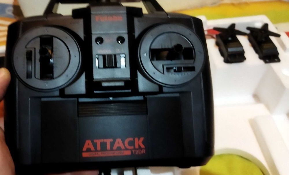 comando modelismo futaba attack t2dr