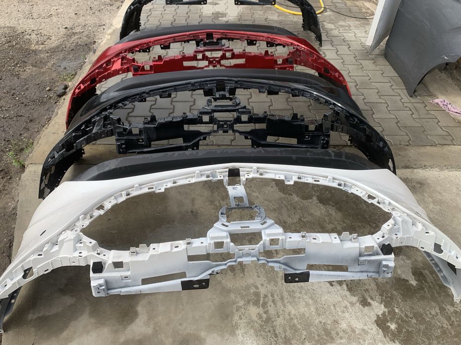 Бампер Mazda 3 BP sedan hatchback седан хечбек 18-24