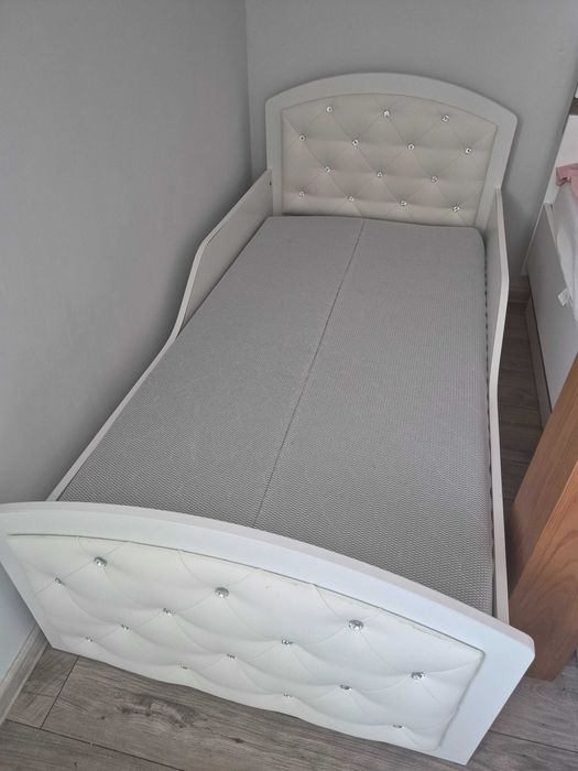 Łóżko glamour z diametami + gratie materac