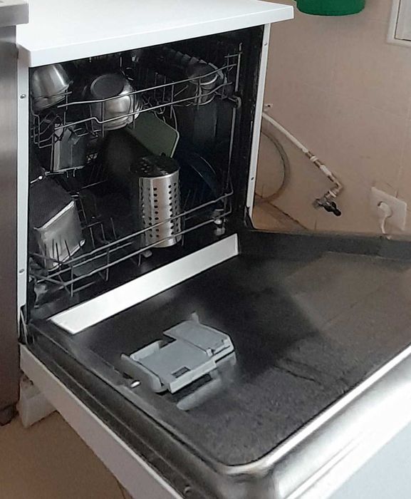 Equipamento restaurante - Bancadas, Frigorifico, Estante, Lavaloiça