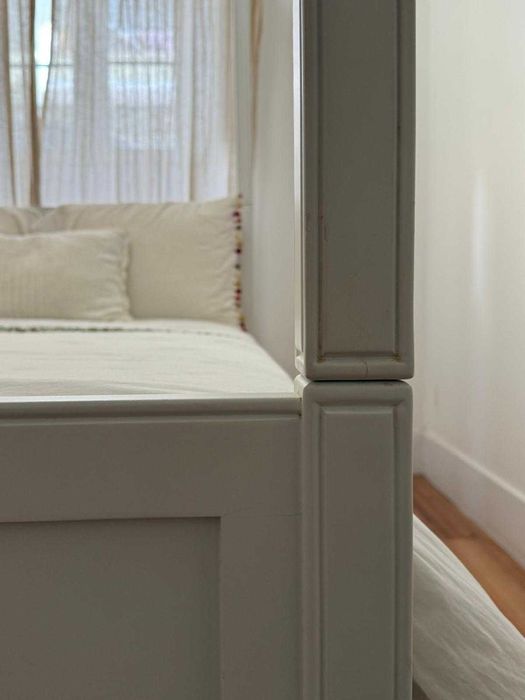 Cama de dossel + colchão (marca Homes in Heaven)