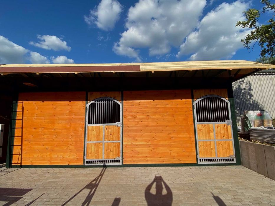 Stajnia dla koni boks kontenerowy z ramą stalową konstrukcja