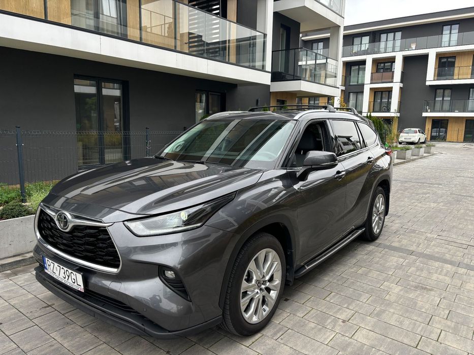 Toyota Highlander Faktura vat23% Toyota Highlader bezwypadkowy 2.5 7os 12 tys km