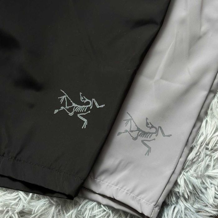Нейлоновые Шорты ARCTERYX GoreTex (Черные / Серые)