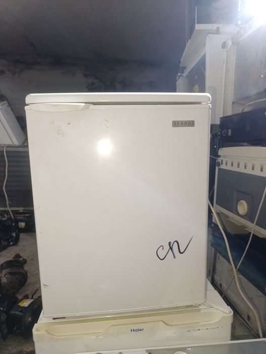 Маленький холодильник