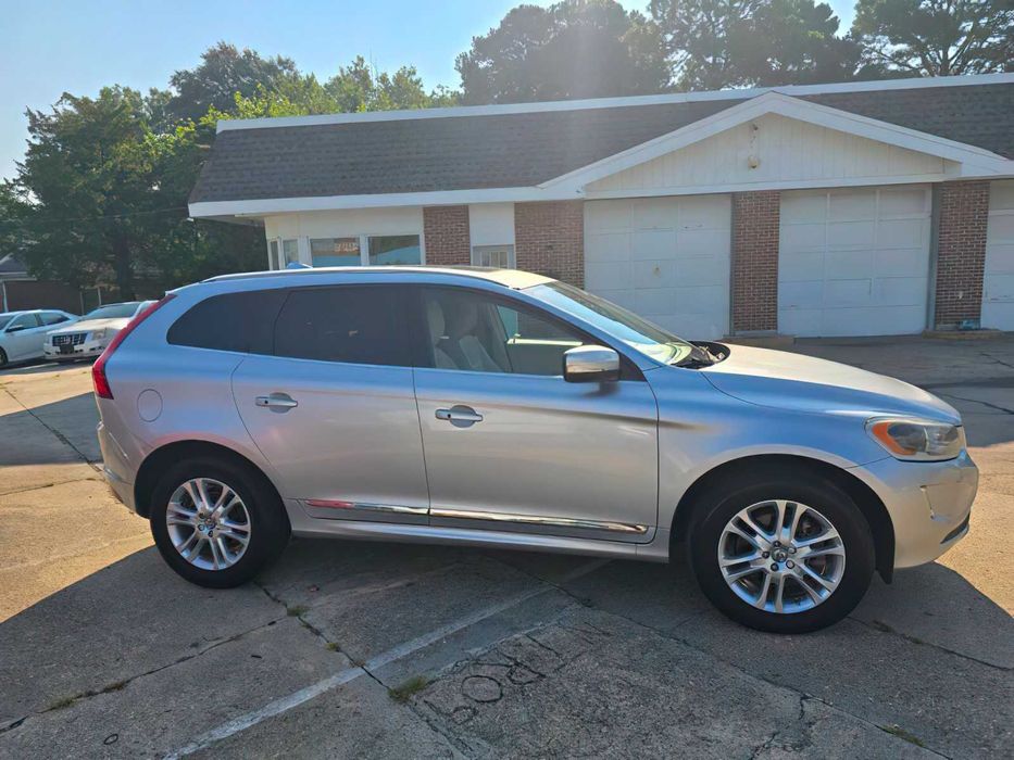 Volvo XC60      2016