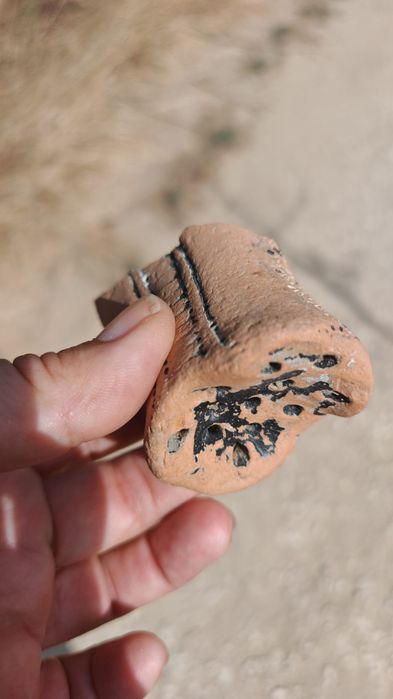 Peça cerâmica antiga (fragmento paliteiro))