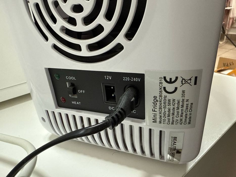 Холодильник для зберігання косметики