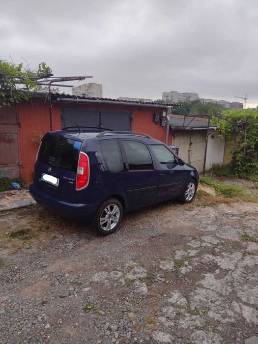 Продам skoda ROOMSTER 1.6TDI